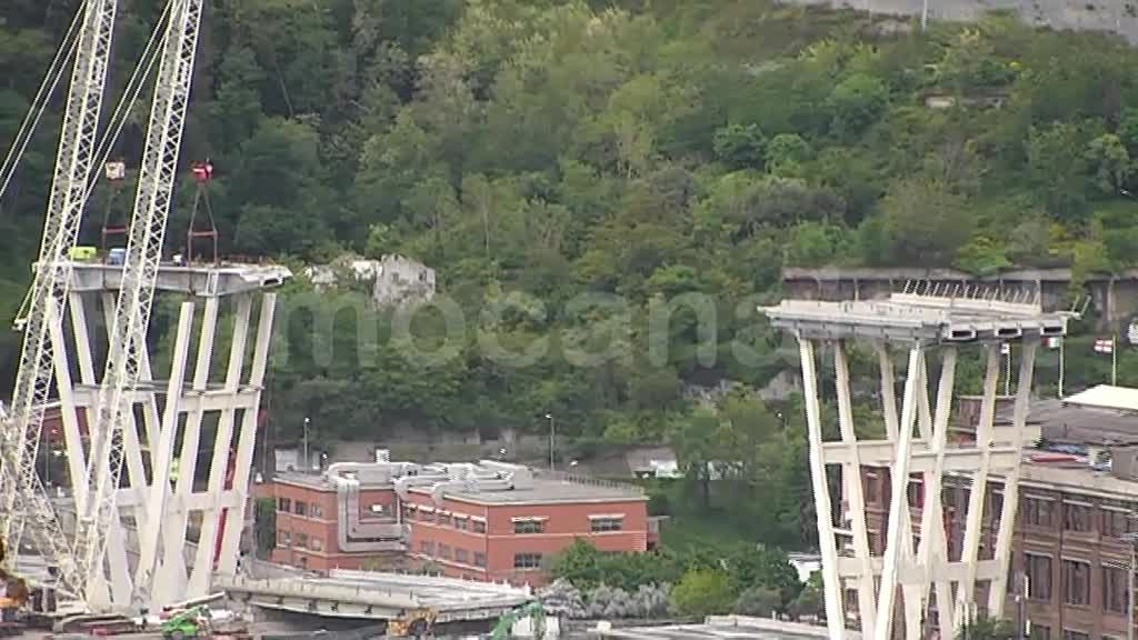 Ponte, è ancora rebus per la demolizione delle pile 10 e 11