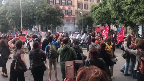 Casapound e antifascisti in piazza, tensione a Corvetto