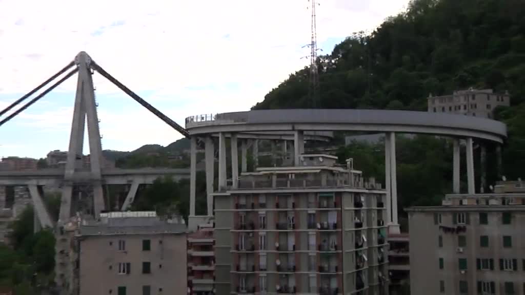 Cantiere ponte Morandi, lunedì al via la demolizione delle case di via Porro