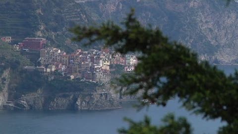 Manarola, turista colpita dal treno: non è grave