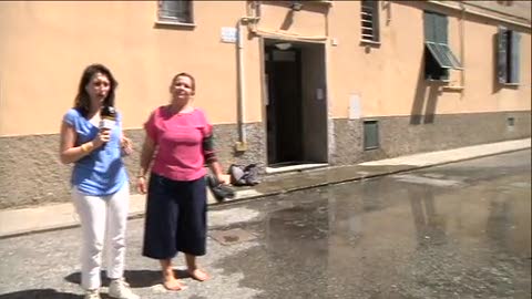 Rientra in casa e la trova allagata dopo l'evacuazione per la demolizione di Ponte Morandi