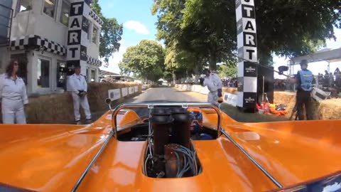 Festival of Speed Goodwood, Sainz al volande della McLaren M8D che fu di Bruce McLaren