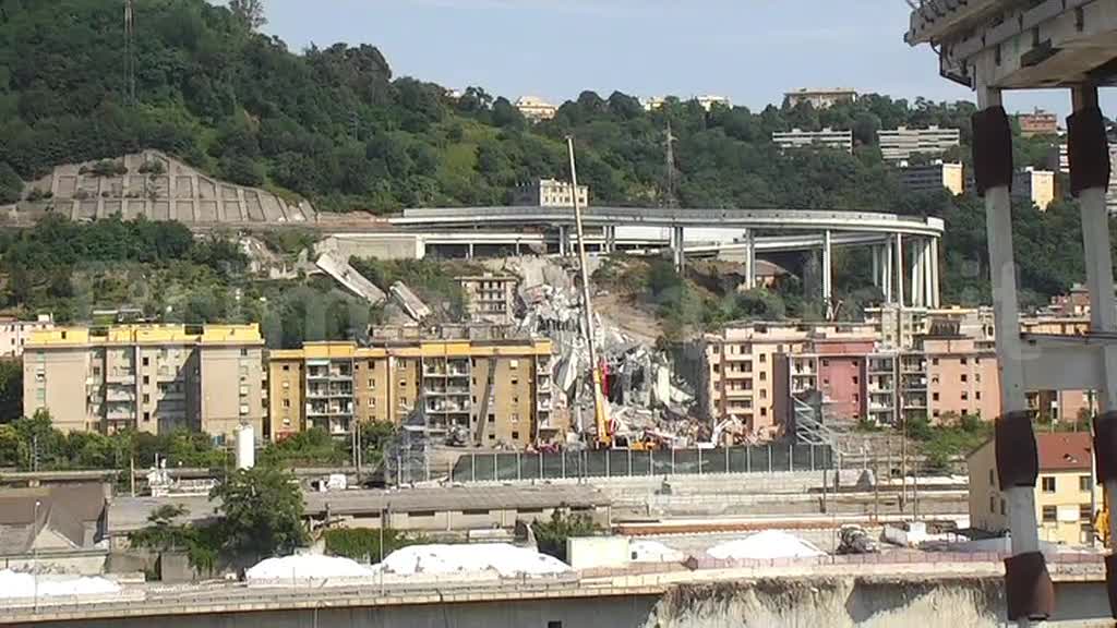 Detriti ponte Morandi, lunedì tavolo tra enti e commissario Bucci