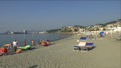 Viaggio in Liguria ad Albissola Marina, in spiaggia con gli assessori Battaglia e Tomaghelli (2/2)