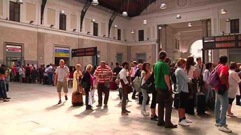 Treni cancellati in Liguria, sui social esplode la rabbia: 