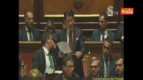 Conte annuncia le dimissioni: 