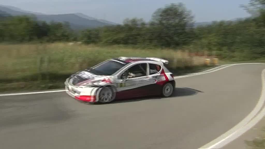 Rally della Lanterna, la sfida tra Wrc accende la Val d'Aveto