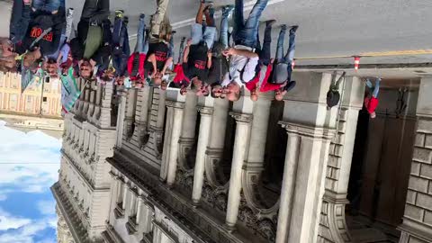 Cassaintegrati ex Ilva in piazza a Genova: il video