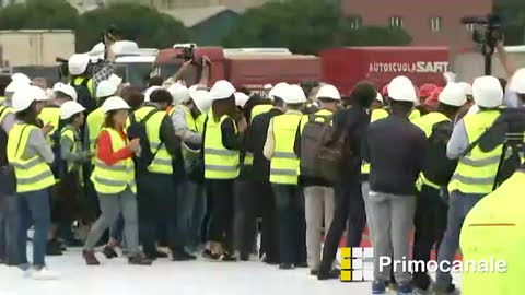 Ponte per Genova, l'arrivo del premier Conte nel cantiere di Campi