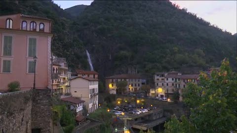 Allerta meteo, a Pigna il ruscello ingrossato: 15 persone sfollate 