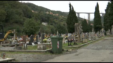 Commemorazione defunti, ancora troppa incuria nei cimiteri genovesi