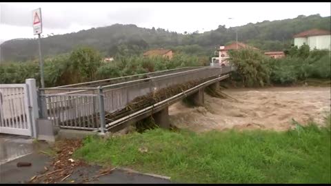 Allerta rossa, la situazione in miglioramento all'altezza del ponte della Pestella