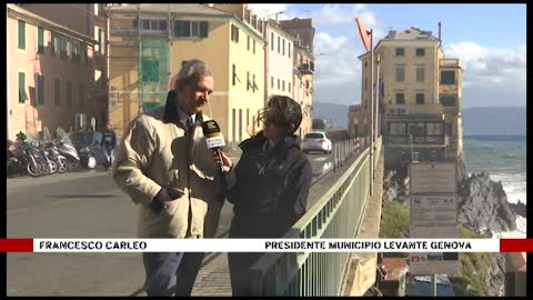 Mareggiata a Genova Nervi, onde spettacolari ma nessun danno 