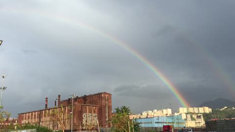 Temporali sulla Liguria ma l'allerta non fa danni e sull'ex Ilva spunta l'arcobaleno