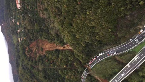 Crolla un viadotto sulla A6 tra Savona e Altare: il video dall'elicottero dei vigili del fuoco