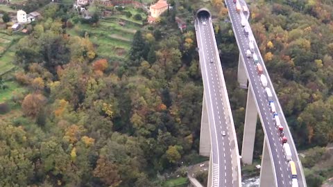 A26, traffico in tilt: le riprese di Primocanale dall'elicottero della Guardia di Finanza