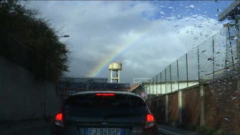 Dopo l'ondata di maltempo, spunta finalmente l'arcobaleno a Genova