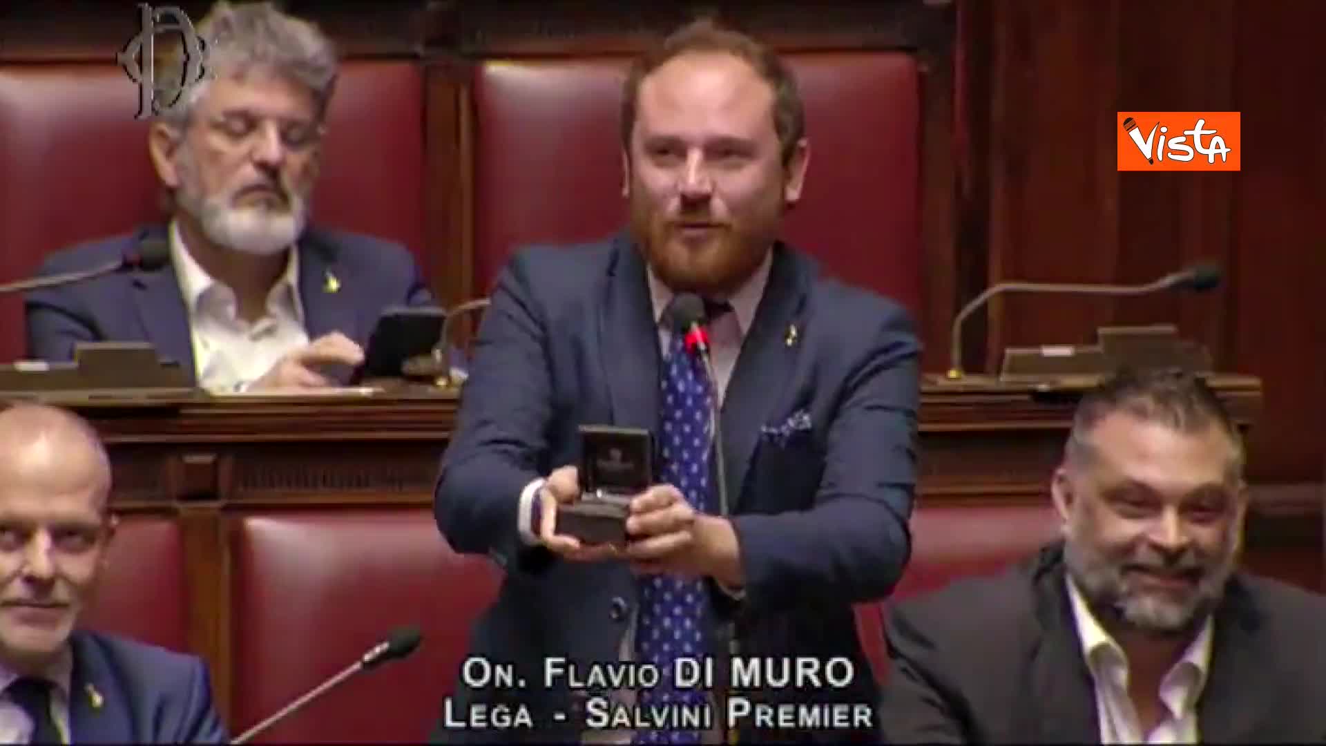 Di Muro e la proposta in Aula alla Camera: “Elisa, mi vuoi sposare?”