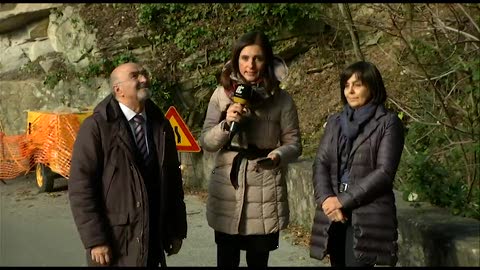 A12, viaggio sotto i viadotti a Bogliasco tra piloni deteriorati e una frana