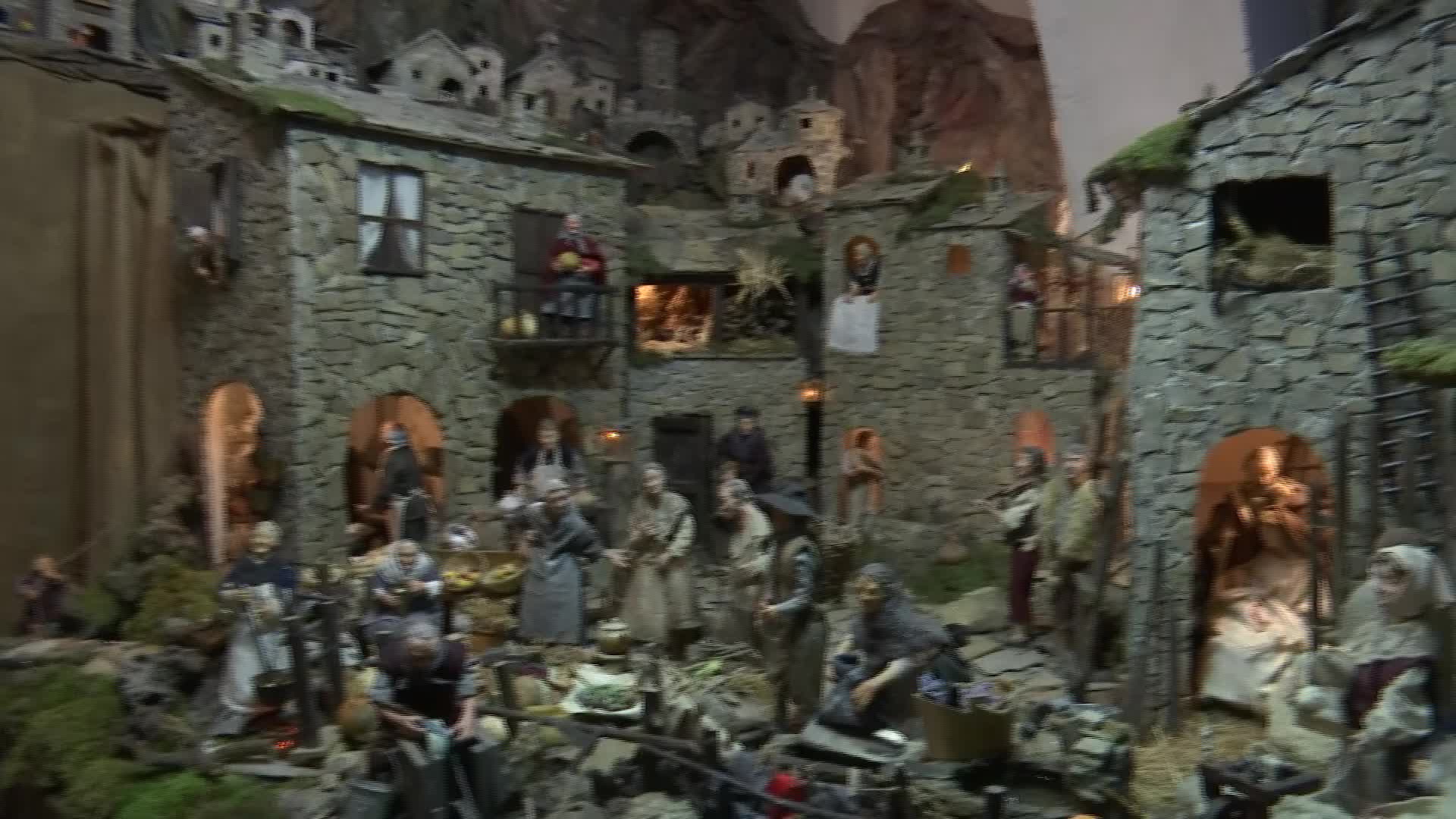 Natale, lo spettacolo e il fascino del presepe di Dolcedo