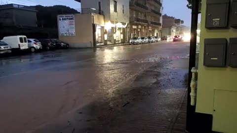 Allerta rossa a Ceriale, esonda il rio San Rocco