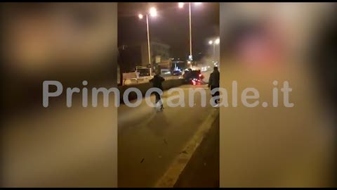 Incidente mortale a Genova, il video dei cittadini eroi che salvano il superstite