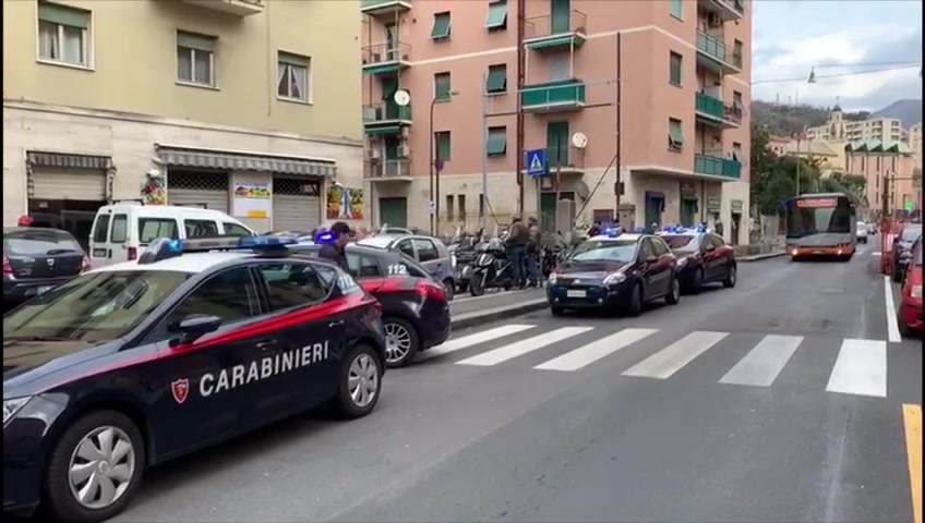 Genova, omicidio-suicidio in via Piacenza: uccide la moglie e poi si getta nel vuoto