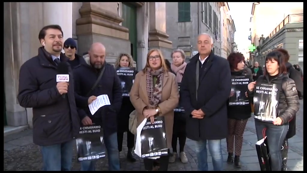 Commercio, il Ponente genovese chiede più attenzioni e per protesta spegne le insegne