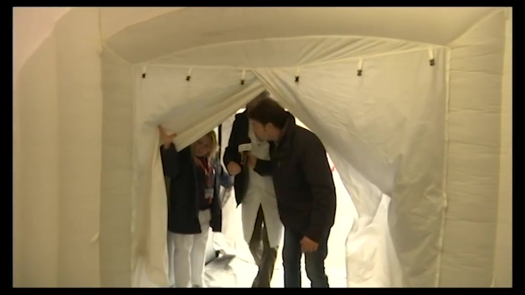 Coronavirus, come funziona la tenda di primo soccorso dell'ospedale San Martino