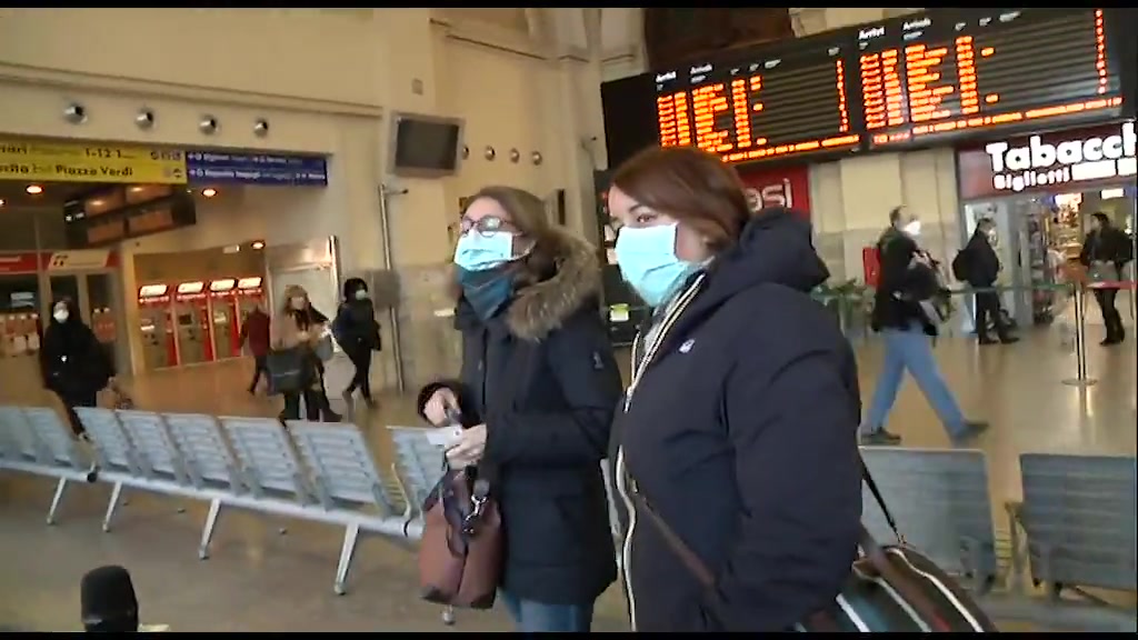 Coronavirus, operatori sanitari in stazione: 