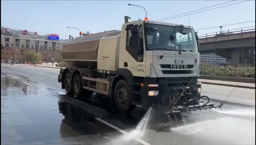 Coronavirus, anche a Genova al via le operazioni di sanificazione delle strade