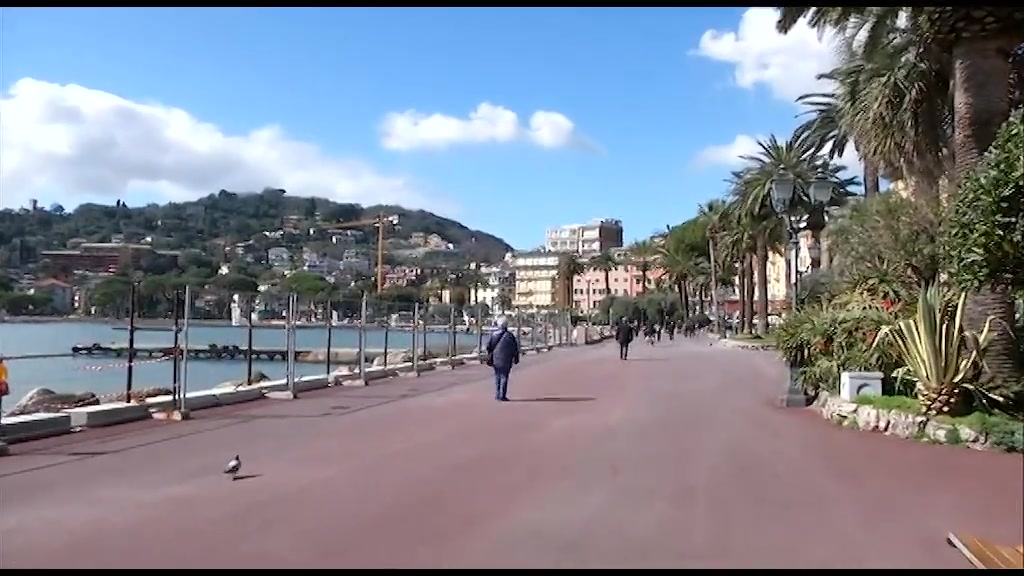 Rapallo trasforma la passeggiata in un grande ristorante a cielo aperto in stile francese 