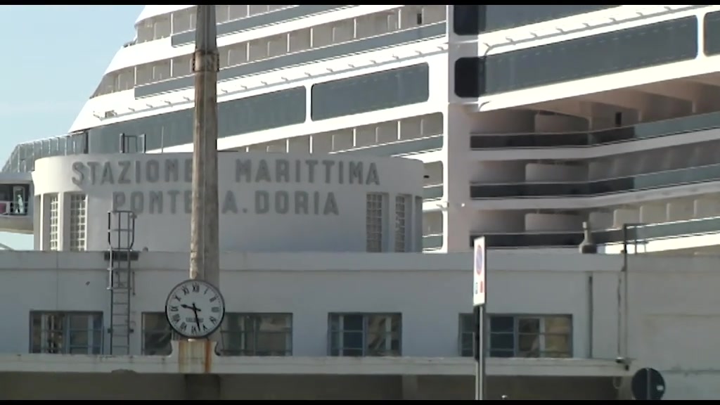 Msc Fantasia, attraccata nel porto di Genova con casi Covid a bordo