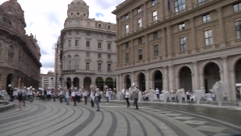 Protesta infermieri in piazza De Ferrari: 