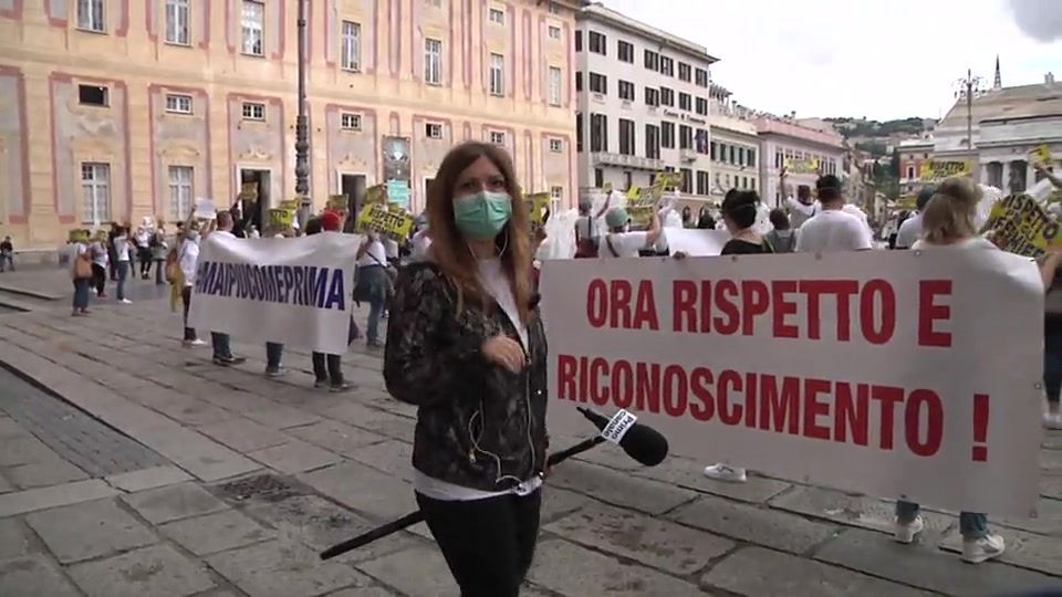 Protesta infermieri sotto la Regione: 