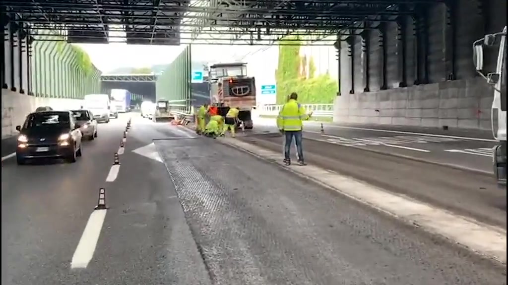 Caos autostrade, A10 chiusa tra Aeroporto e Prà: le immagini dei lavori per il bypass