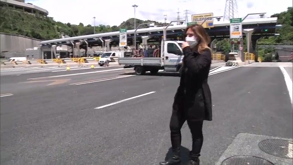 Autostrade caos, al casello di Genova Aeroporto in attesa della sua riapertura