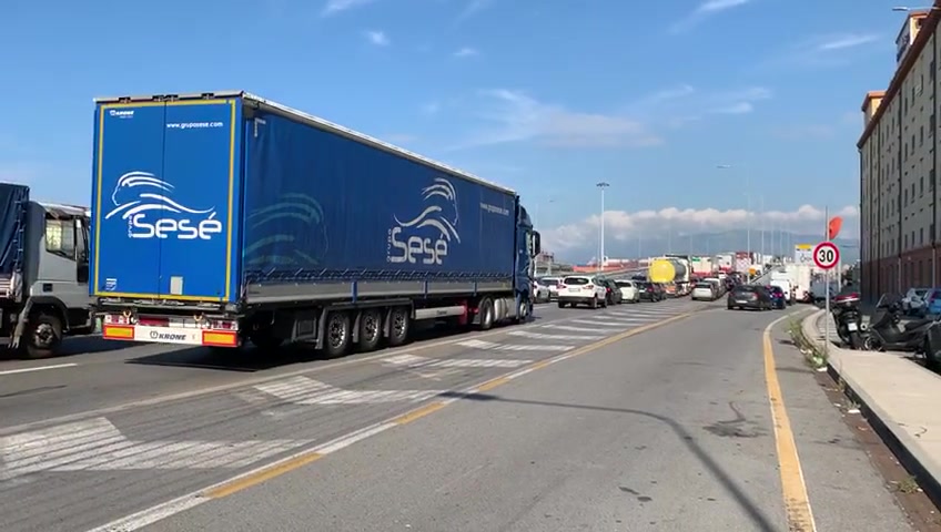 A10, chiuso allacciamento A26-Arenzano: disastro viabilità a Genova (2)