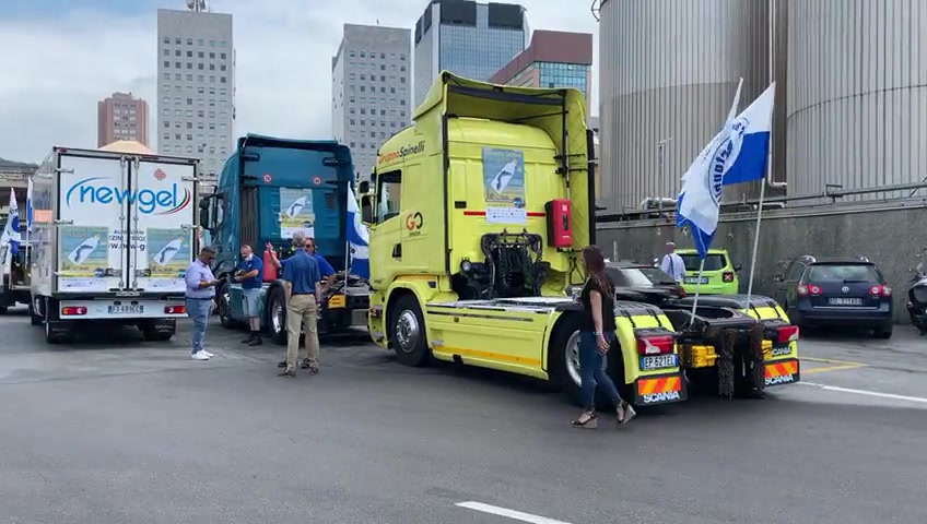 Caos autostrade, il corteo dei Tir si prepara a partire da Genova San Benigno 