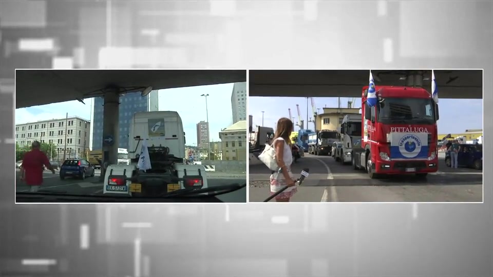 Autostrade caos, il corteo dei tir in movimento verso il centro di Genova