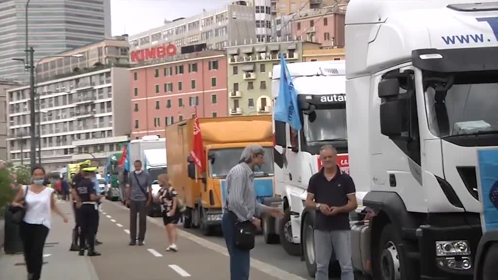 Liguria isolata, gli autotrasportatori: 