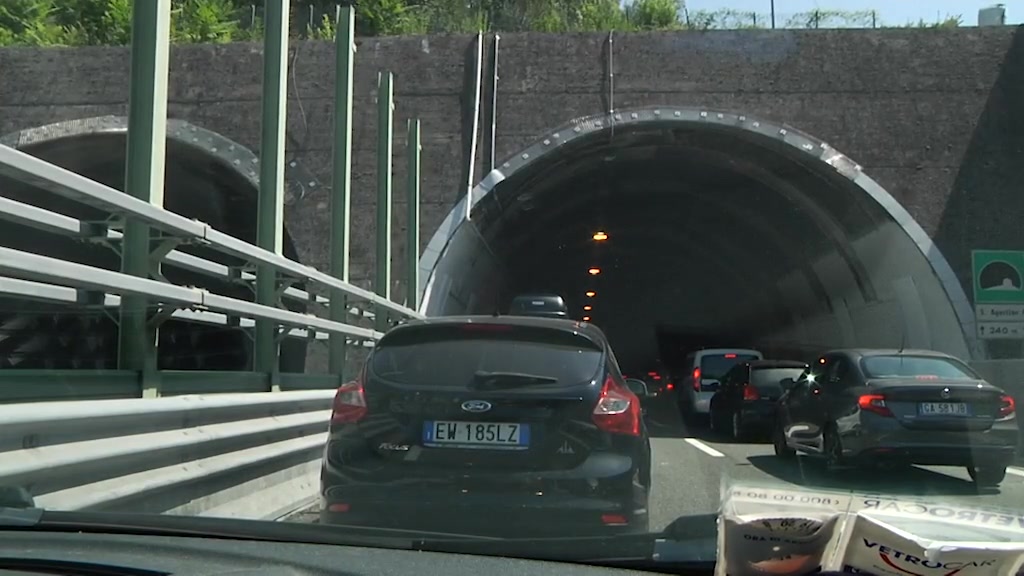 Autostrada A12, maxi tamponamento tra Chiavari e Rapallo: grave una donna di 22 anni 