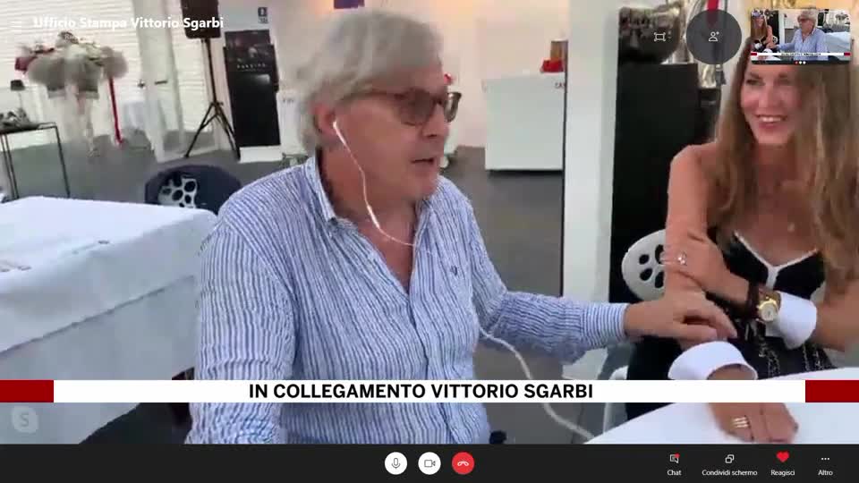 'Diario della Capra', Sgarbi a Primocanale presenta la sua nuova agenda