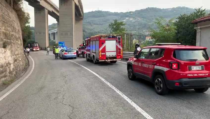 Autostade, paura a Imperia: intonaco giù dal viadotto Impero sulla A10