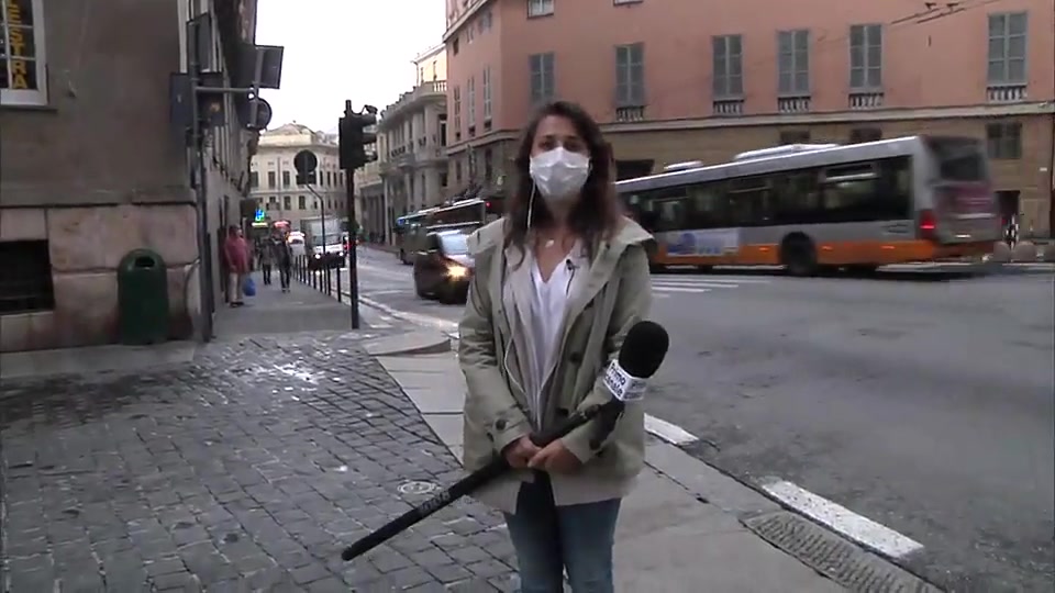 Genova, mascherine obbligatorie nel centro storico h24: ecco cosa ne pensano i cittadini 