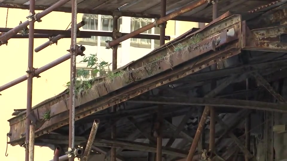 Degrado in zona Darsena, discarica a cielo aperto tra Ateneo e stazione Marittima (1)