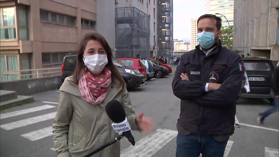 Mascherine e assembramenti, a Genova 40 volontari in azione davanti a undici scuole