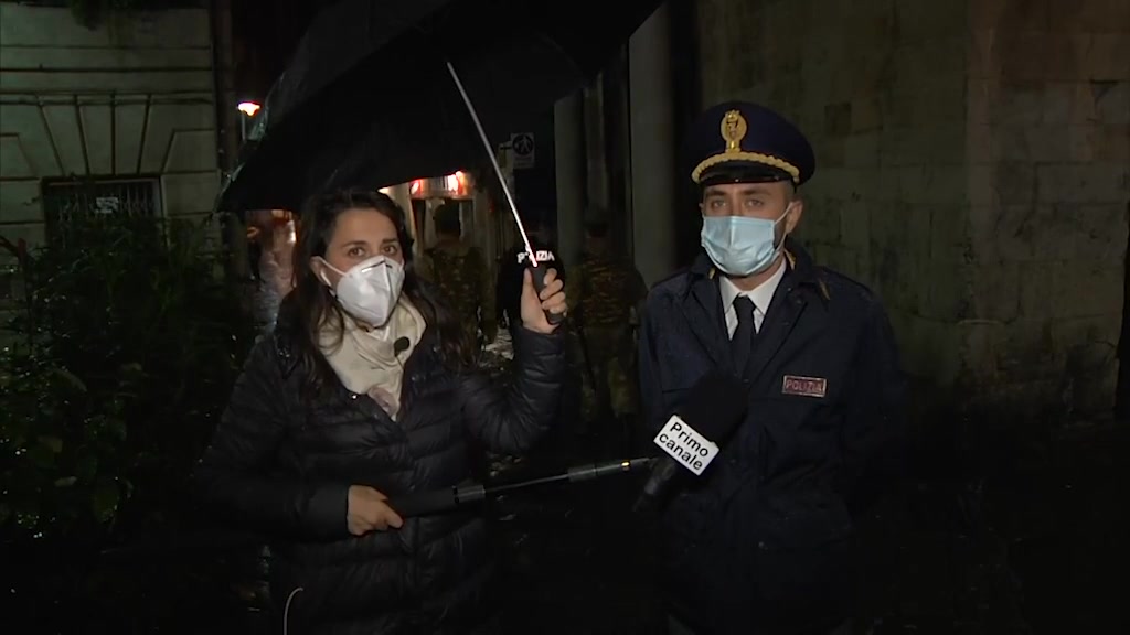 Primocanale nei vicoli di Genova, controlli della polizia dopo le restrizioni Covid