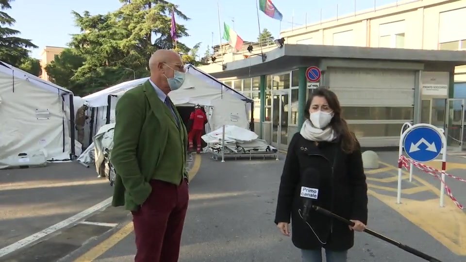 Al San Martino di Genova arriva l'ospedale da campo, da mercoledì altri 24 posti letto