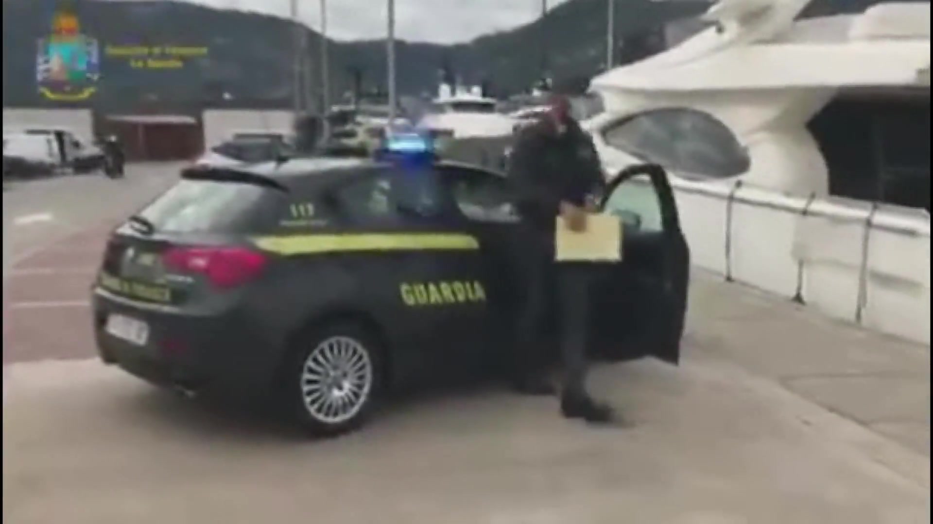 Operai bengalesi sfruttati per costruire yacht, 8 arresti tra La Spezia e Ancona